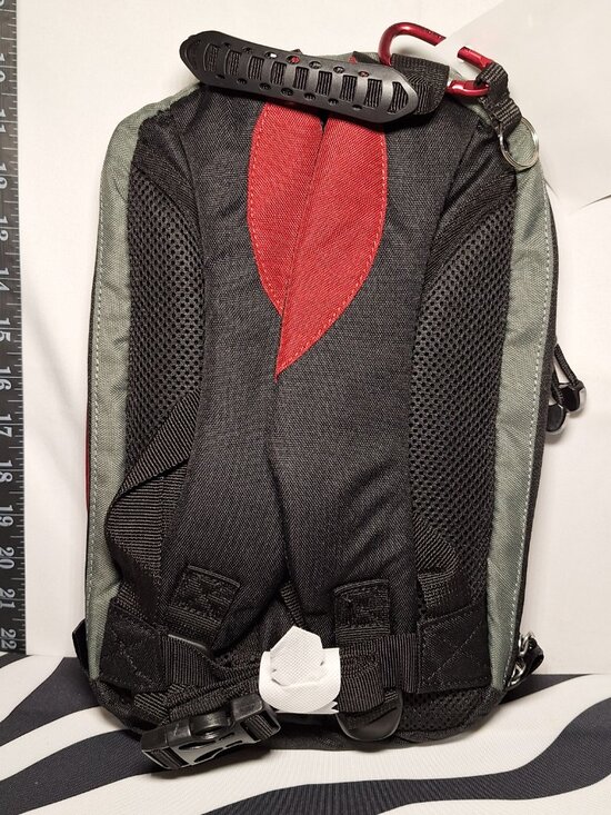 NWT ZEVEX Moog Mini Feeding Pump Backpack - Red/Black main image 8